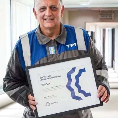 YPF recibió el certificado de Marca País y refuerza su posicionamiento internacional