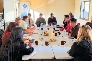 Jairo Guzmán y Fabricio Santa Cruz encabezaron reunión con la Cámara de Comercio en El Calafate
