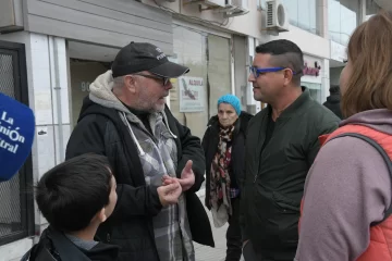 Escándalo en vivo por el basural a cielo abierto de Río Gallegos: el dueño de la planta de reciclaje cruzó a un vecino que pide que cierren el vaciadero Escándalo en vivo por el basural a cielo abierto de Río Gallegos: el dueño de la planta de reciclaje cruzó a un vecino que pide que cierren el vaciadero