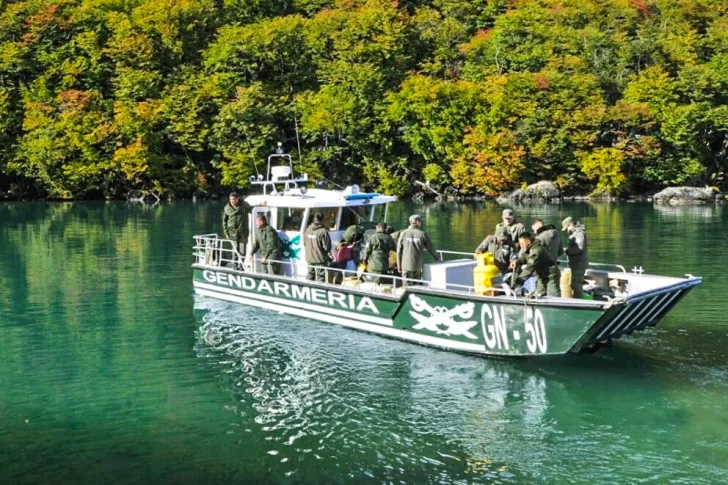  El operativo ordenado por el juez federal Claudio Vázquez necesitó traslado en embarcación.