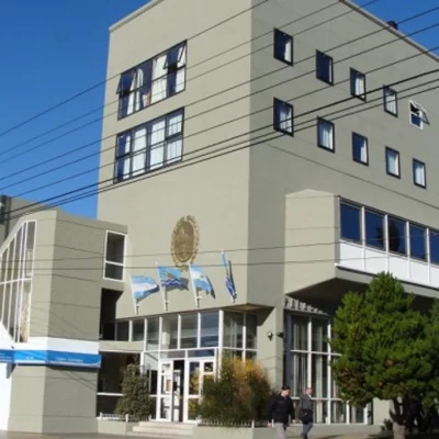 Presentaron un proyecto de ley que propone un recorte del 30% del sueldo de los funcionarios