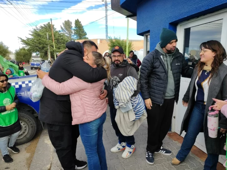 liberaron-a-los-dirigente-de-ATE-en-las-heras-santa-cruz-foto-jorge-bilbao-5-728x546