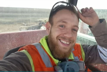 Intensa búsqueda de un jóven en Chubut y Santa Cruz Intensa búsqueda de un jóven en Chubut y Santa Cruz