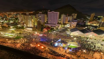 Suspendieron el desfile del 2 de Abril en Comodoro Rivadavia por alerta naranja Suspendieron el desfile del 2 de Abril en Comodoro Rivadavia por alerta naranja