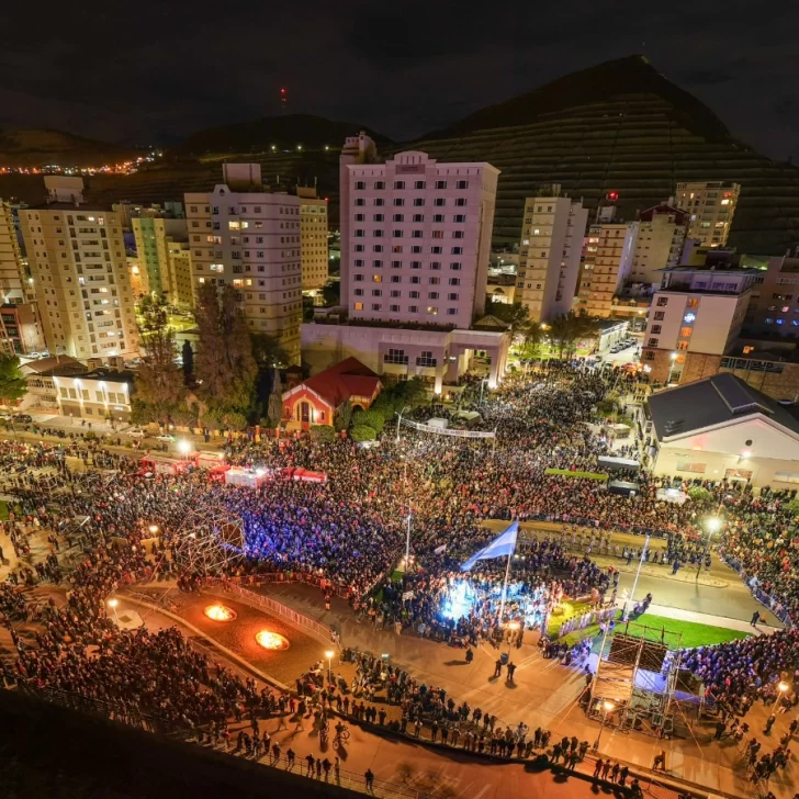 Suspendieron el desfile del 2 de Abril en Comodoro Rivadavia por alerta naranja Suspendieron el desfile del 2 de Abril en Comodoro Rivadavia por alerta naranja