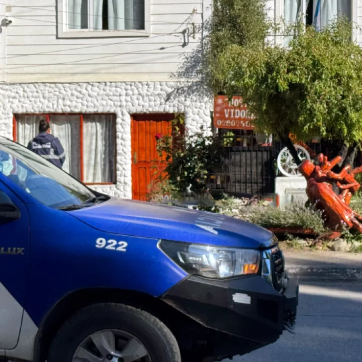 Turistas denunciaron un hurto de pertenencias en un hostal del Viejo Calafate Turistas denunciaron un hurto de pertenencias en un hostal del Viejo Calafate