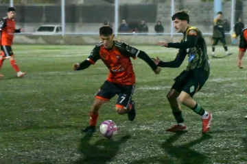 Unión Petroleros Privados le ganó al Boxing el duelo por la primera posición de la fase regular del Torneo René “Peneca” Muñoz Unión Petroleros Privados le ganó al Boxing el duelo por la primera posición de la fase regular del Torneo René “Peneca” Muñoz
