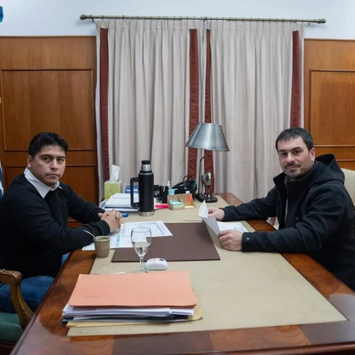 El gobierno de Claudio Vidal invertirá más de $ 12 mil millones para reparar el puerto de Deseado El gobierno de Claudio Vidal invertirá más de $ 12 mil millones para reparar el puerto de Deseado