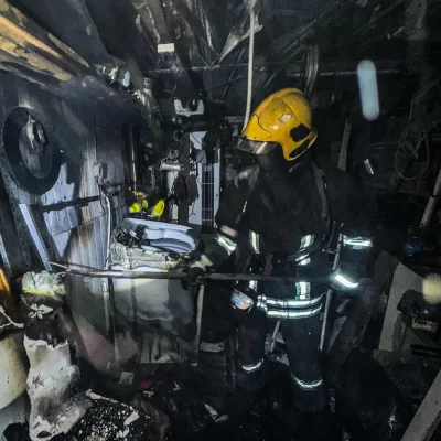 Controlaron un incendio en el galpón de una casa del barrio 240 Viviendas