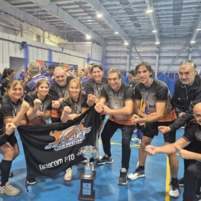 Dos equipos de Santa Cruz se quedaron con el primero puesto del Campeonato Argentino Mixto de Newcom Dos equipos de Santa Cruz se quedaron con el primero puesto del Campeonato Argentino Mixto de Newcom