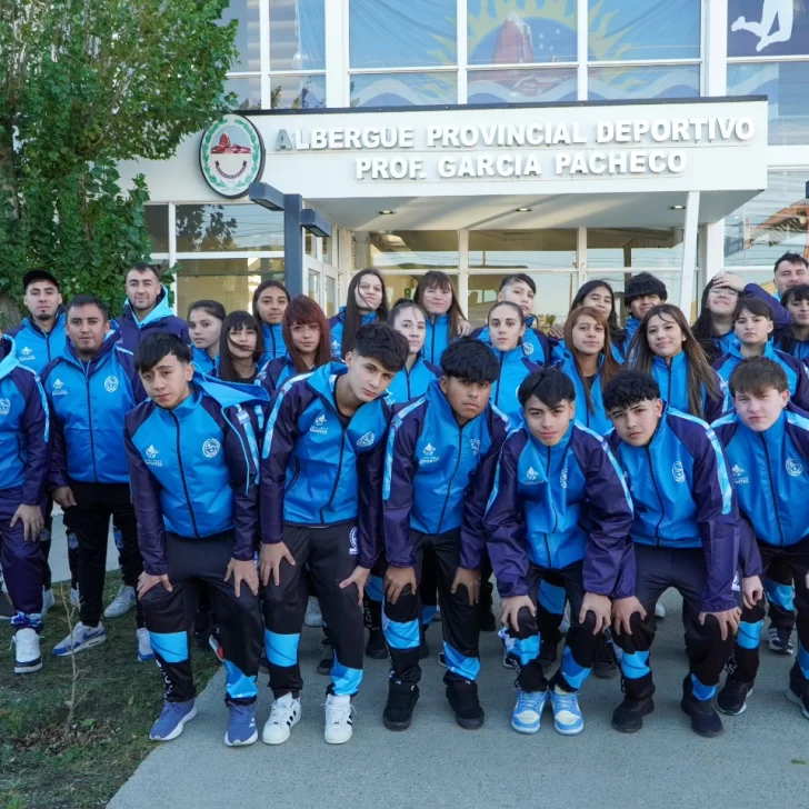 El fútbol de Santa Cruz con delegación completa rumbo a Río Negro para los Juegos EPADE El fútbol de Santa Cruz con delegación completa rumbo a Río Negro para los Juegos EPADE