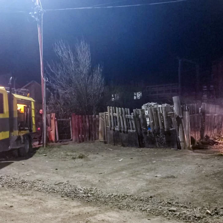 Bomberos evitaron que un incendio destruyera una vivienda y evacuaron a una madre con su bebé Bomberos evitaron que un incendio destruyera una vivienda y evacuaron a una madre con su bebé