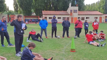 Rubén Capovilla, director técnico de Newell’s Old Boys de El Calafate: “Esperamos hacer un buen papel” Rubén Capovilla, director técnico de Newell’s Old Boys de El Calafate: “Esperamos hacer un buen papel”