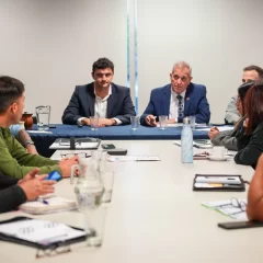 Conflicto docente en Chubut: el Gobierno ofreció un aumento salarial al básico y los gremios definen