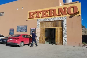 Caleta Olivia: allanan un supermercado chino por presunta mercadería extranjera sin rotulación