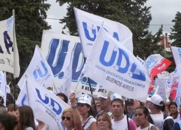 Tras el rechazo de ADOSAC, UDA confirmó que estará presente en la negociación salarial docente del 8 de junio Tras el rechazo de ADOSAC, UDA confirmó que estará presente en la negociación salarial docente del 8 de junio