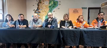 Tragedia en Perito Moreno: confirmaron daños en más de 30 casas y siguen las pericias para determinar causas de la explosión Tragedia en Perito Moreno: confirmaron daños en más de 30 casas y siguen las pericias para determinar causas de la explosión