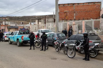 Comodoro Rivadavia: inspeccionaron talleres y desarmaderos y detectaron locales sin habilitación comercial Comodoro Rivadavia: inspeccionaron talleres y desarmaderos y detectaron locales sin habilitación comercial