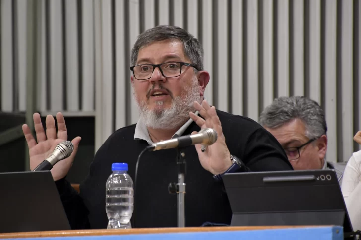 Santa Cruz. Verbes en Diputados: “El crédito equivale al 25% de las regalías actuales y proyectadas”