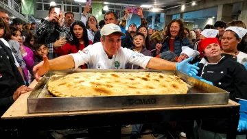 Una “súper empanada” hecha en la Patagonia ganó un nuevo récord Guinness Una “súper empanada” hecha en la Patagonia ganó un nuevo récord Guinness