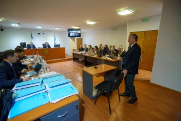 “La limitación de los 100 metros era peligrosa” aseguró el técnico que hizo la pericia del ARA San Juan “La limitación de los 100 metros era peligrosa” aseguró el técnico que hizo la pericia del ARA San Juan