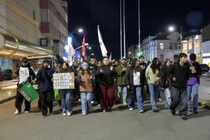 Apuñalado en Río Gallegos: alumnos de la UNPA pidieron seguridad para poder estudiar “sin miedo” Apuñalado en Río Gallegos: alumnos de la UNPA pidieron seguridad para poder estudiar “sin miedo”