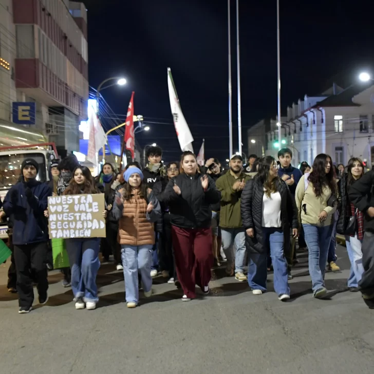 Apuñalado en Río Gallegos: alumnos de la UNPA pidieron seguridad para poder estudiar “sin miedo” Apuñalado en Río Gallegos: alumnos de la UNPA pidieron seguridad para poder estudiar “sin miedo”