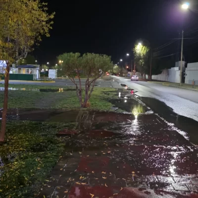 Río Gallegos: Servicios Públicos reparará una pérdida de agua en avenida Beccar Río Gallegos: Servicios Públicos reparará una pérdida de agua en avenida Beccar