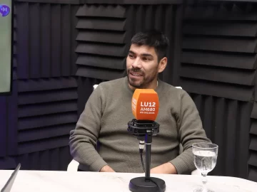 Walter Barrientos, técnico de El Tehuelche campeón: “Lo que se vivió desde el primer día fue una locura” Walter Barrientos, técnico de El Tehuelche campeón: “Lo que se vivió desde el primer día fue una locura”