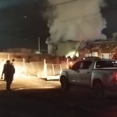 Tragedia: un bebé y un adulto murieron al explotar e incendiarse una casa en Perito Moreno