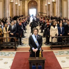Javier Milei va al Tedeum por el 25 de mayo con un gobierno revolucionado 