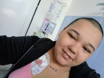 Joven de Río Gallegos lucha contra una leucemia agresiva y espera un trasplante urgente de médula Joven de Río Gallegos lucha contra una leucemia agresiva y espera un trasplante urgente de médula