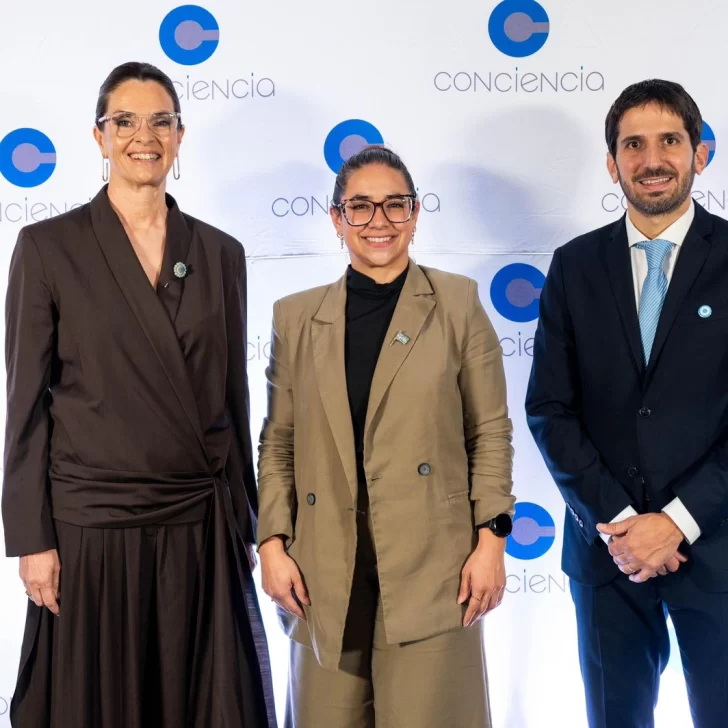 Todos por la educación en el cóctel de la Asociación Conciencia: “La escuela es el único piso garantizado de equidad” Todos por la educación en el cóctel de la Asociación Conciencia: “La escuela es el único piso garantizado de equidad”