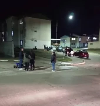 Motociclista cayó al asfalto tras una maniobra para evitar un choque Motociclista cayó al asfalto tras una maniobra para evitar un choque