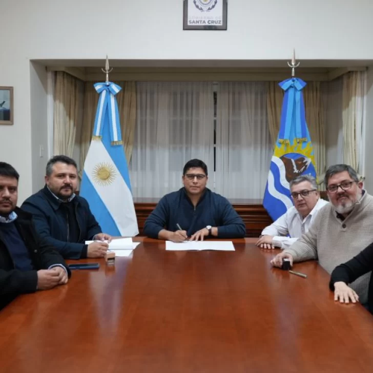 Provincia invertirá $4.440 millones en un polideportivo para Caleta Olivia Provincia invertirá $4.440 millones en un polideportivo para Caleta Olivia