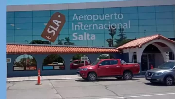 Rescataron a dos menores en un aeropuerto cuando iban a ser trasladadas hacia Santa Cruz Rescataron a dos menores en un aeropuerto cuando iban a ser trasladadas hacia Santa Cruz