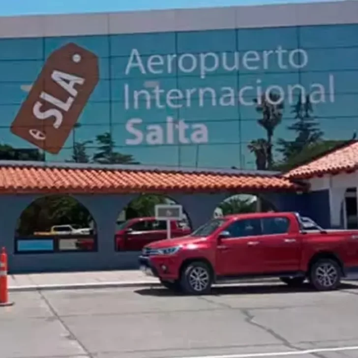 Rescataron a dos menores en un aeropuerto cuando iban a ser trasladadas hacia Santa Cruz Rescataron a dos menores en un aeropuerto cuando iban a ser trasladadas hacia Santa Cruz