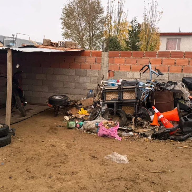 Operativo en Caleta Olivia: allanaron talleres mecánicos ilegales de motos y hallaron autopartes bajo investigación Operativo en Caleta Olivia: allanaron talleres mecánicos ilegales de motos y hallaron autopartes bajo investigación