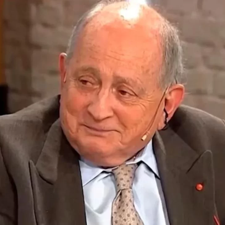 Chiche Gelblung vuelve a la pantalla de Crónica y romperá el silencio tras su internación Chiche Gelblung vuelve a la pantalla de Crónica y romperá el silencio tras su internación