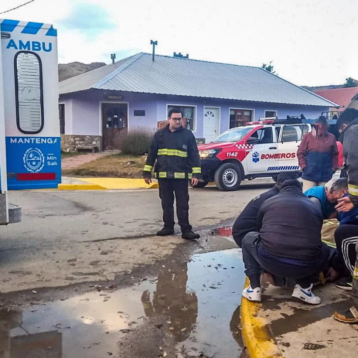Choque camino al Lago del Desierto: rescataron y trasladaron a un hombre tras un fuerte accidente Choque camino al Lago del Desierto: rescataron y trasladaron a un hombre tras un fuerte accidente