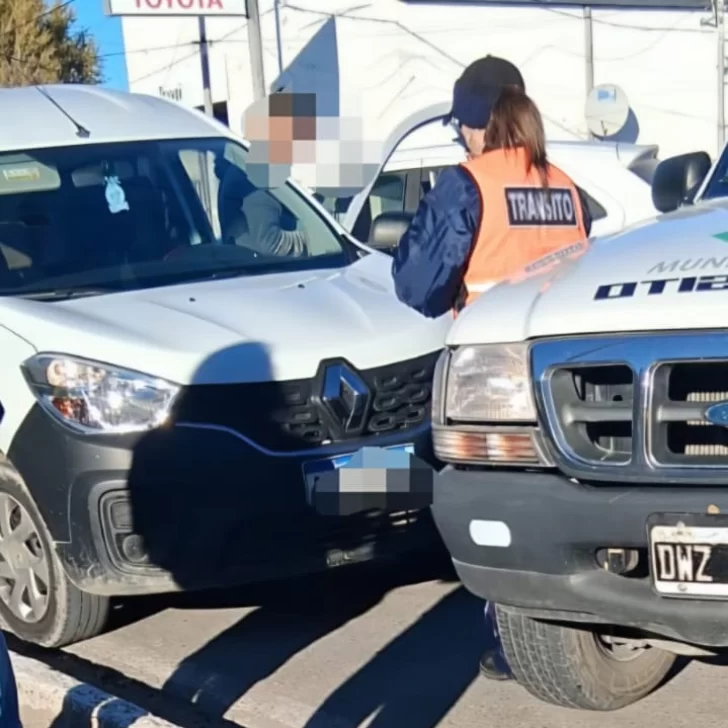 Atraparon a un comerciante acusado de vender cigarrillos de manera ilegal en la zona norte de Santa Cruz Atraparon a un comerciante acusado de vender cigarrillos de manera ilegal en la zona norte de Santa Cruz