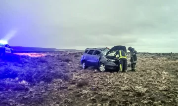Conductor perdió el control del rodado, despistó y casi protagoniza una tragedia a pocos kilómetros de El Chaltén Conductor perdió el control del rodado, despistó y casi protagoniza una tragedia a pocos kilómetros de El Chaltén