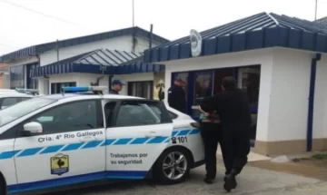 Río Gallegos: un hombre fue interceptado durante un control y admitió llevar marihuana entre sus prendas Río Gallegos: un hombre fue interceptado durante un control y admitió llevar marihuana entre sus prendas