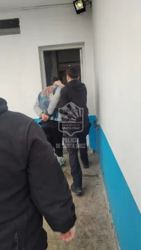 Robó herramientas de una camioneta, quedó registrado por cámaras de seguridad y lo detuvieron Robó herramientas de una camioneta, quedó registrado por cámaras de seguridad y lo detuvieron