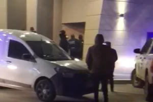 Detuvieron al hombre que apuñaló a un estudiante en la UNPA en Río Gallegos Detuvieron al hombre que apuñaló a un estudiante en la UNPA en Río Gallegos