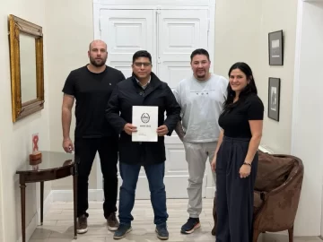Viviendas para madres solteras en Puerto Santa Cruz: “Vamos a terminar lo que dejaron a medio hacer”, dijo el gobernadro Vidal Viviendas para madres solteras en Puerto Santa Cruz: “Vamos a terminar lo que dejaron a medio hacer”, dijo el gobernadro Vidal