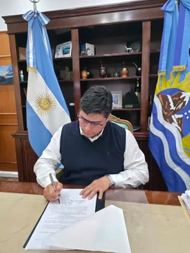 Vidal definió la implementación de la ley de copa de leche y refuerzo alimentario escolar en Santa Cruz Vidal definió la implementación de la ley de copa de leche y refuerzo alimentario escolar en Santa Cruz