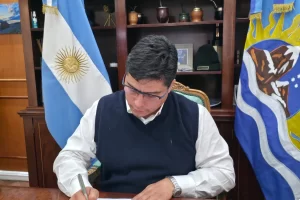 Vidal definió la implementación de la ley de copa de leche y refuerzo alimentario escolar en Santa Cruz Vidal definió la implementación de la ley de copa de leche y refuerzo alimentario escolar en Santa Cruz