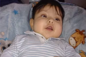 Organizan rifa solidaria para ayudar a Giovanni, un bebé de Río Gallegos que necesita estudios de riñón urgentes