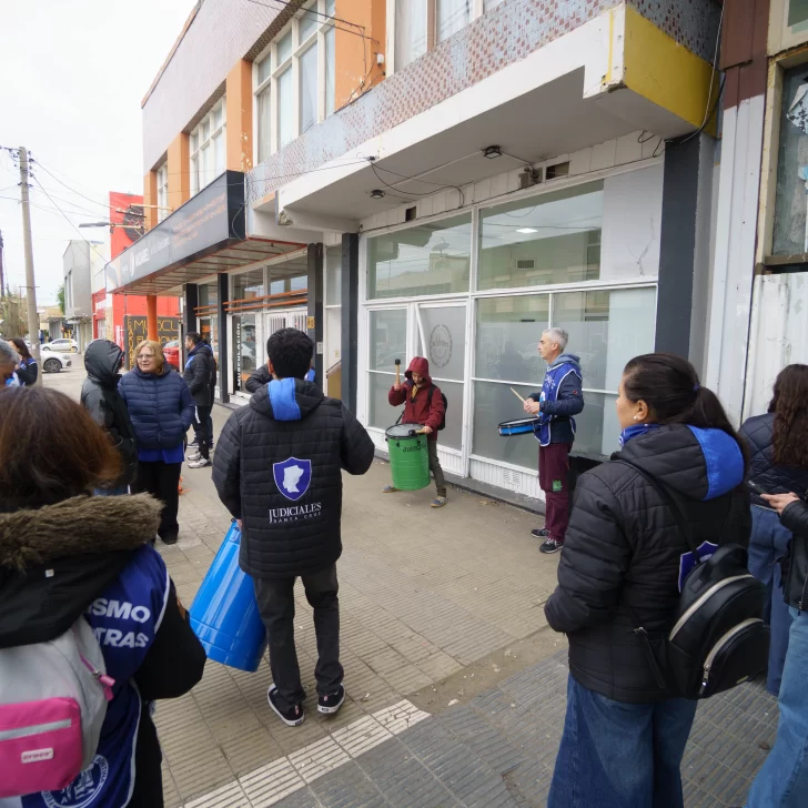El Tribunal Superior de Justicia se reunió en Trabajo con el gremio en medio de una extensa huelga El Tribunal Superior de Justicia se reunió en Trabajo con el gremio en medio de una extensa huelga